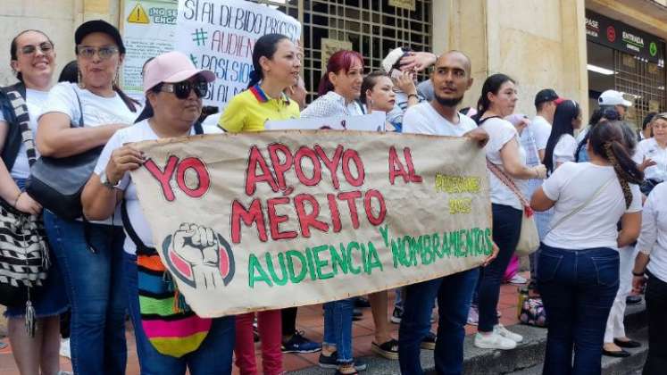 Los profesores ya habían advertido que, de no obtener soluciones,  protestarían, y así lo hicieron. Esperan que lo acordado se cumpla. /Fotos: Cortesía / La Opinión 