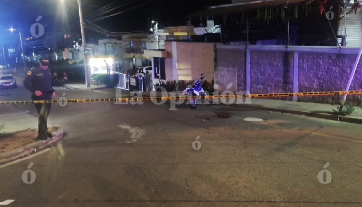 En este lugar del Anillo Vial Oriental se dio el ataque. (Foto La Opinión)