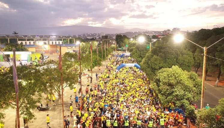 La sexta media maratón de Cúcuta tuvo una masiva participación de atletas.