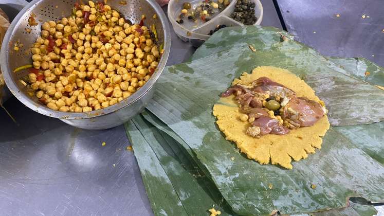 El envuelto es un plato típico que se consume generalmente en la época decembrina como parte de las festividades. 