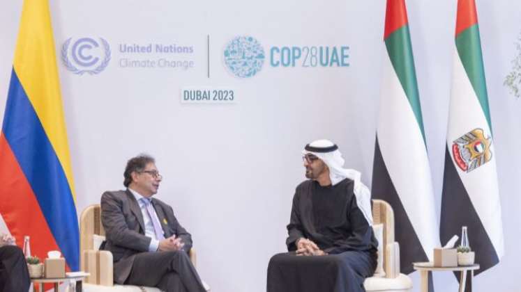 Gustavo Petro y el presidente de los Emiratos Árabes Unidos, Mohamed bin Zayed Al Nahayan, en la COP28