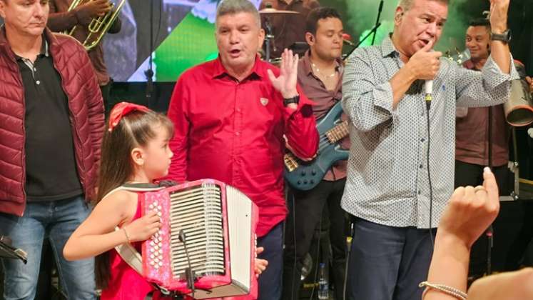 La niña cucuteña que tocó el acordeón con Iván Villazón