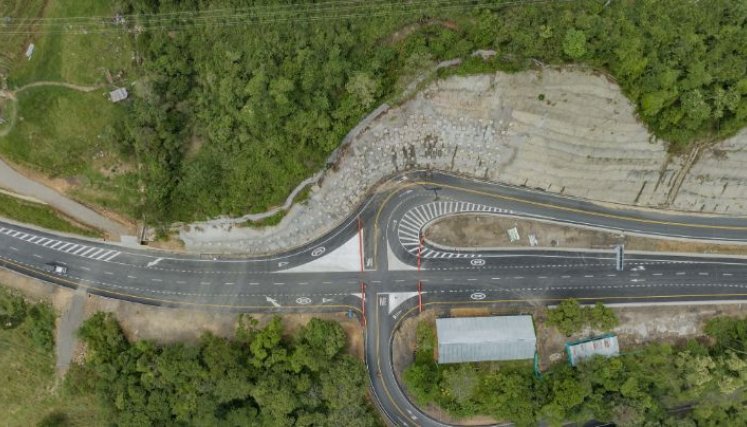 Aunque se esperaba que el proyecto de la doble calzada 4G Pamplona – Cúcuta se entregara en diciembre de este año, los tiempos no alcanzaron.  Así lo conoció La Opinión luego de consultar con el Concesionario Unión Vial Río Pamplonita, que ejecuta el proyecto, al señalar que, aunque las Unidades Funcionales (UF) que faltaban por entregar se terminaron a tiempo, están a la espera de que la Agencia Nacional de Infraestructura (ANI) finalice los procesos de revisión de las obras.  Frente a la UF 3 (Pamplonita-