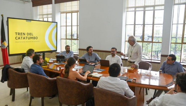 En el despacho del alcalde Jairo Yáñez se presentó el plan para el Tren del Catatumbo/Rodrigo Sandoval/La Opinión