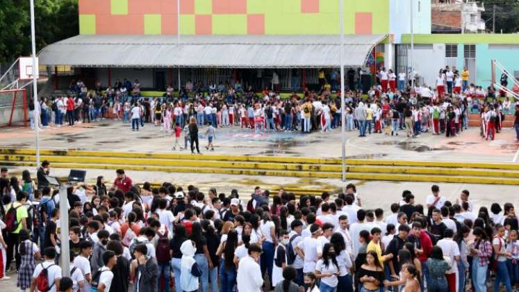 De acuerdo con la Secretaría de Educación de Cúcuta, los estudiantes volverán a las aulas a más tardar el 2 de febrero. Padres de familia esperan que se cumplan los tiempos.  /Fotos: Cortesía / La Opinión 