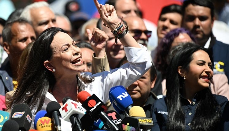 CORINA MACHADO DICE QUE NO RENUNCIA A CANDIDATURA