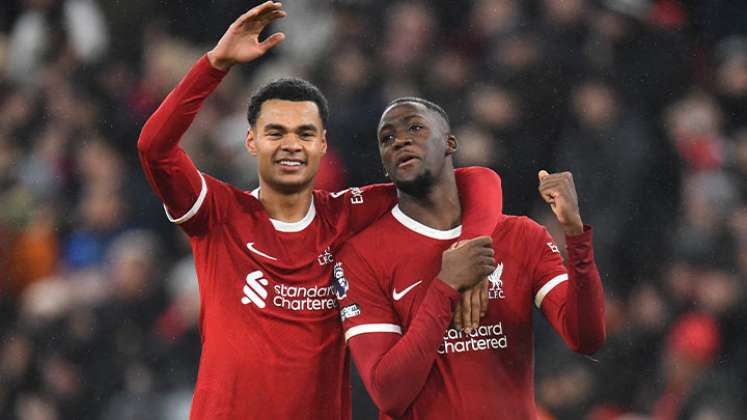 El Liverpool gana 4-2 al Newcastle y refuerza su liderato