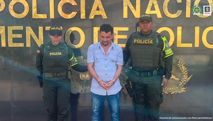Profesor señalado de abusar de 19 de sus alumnas fue enviado a prisión