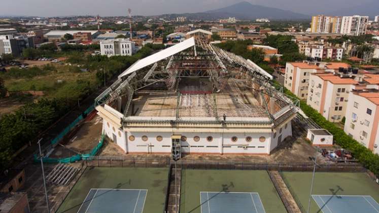 Los trabajos de remodelación de coliseo menor, iniciaron en noviembre del año pasado.