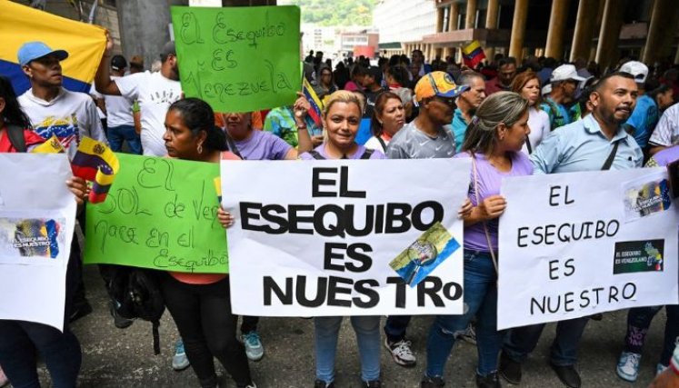 En diciembre de 2023, los venezolanos aprobaron a través de un  referéndum ‘simbólico’, que se creara un nuevo estado en la zona del Esequibo. Foto AFP 