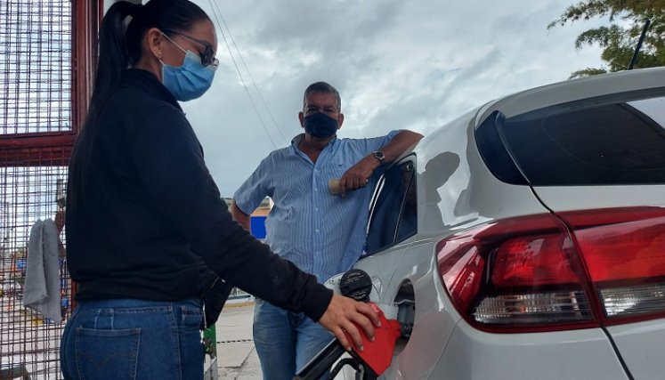 Conflicto por abastecimiento de combustibles se resolvió de manera temporal tras reunión de autoridades gubernamentales y gremios. Foto Cortesía.