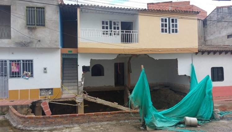 Moradores del barrio Las Mercedes solicitaron a las autoridades celeridad en la reconstrucción de las viviendas desplomadas.