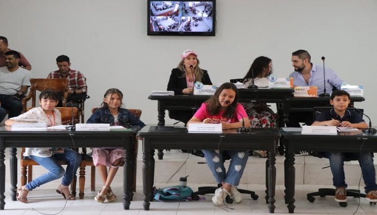 Las mujeres se unieron en el Concejo para crear la Comisión legal de la equidad de la mujer./ Foto: Cortesía