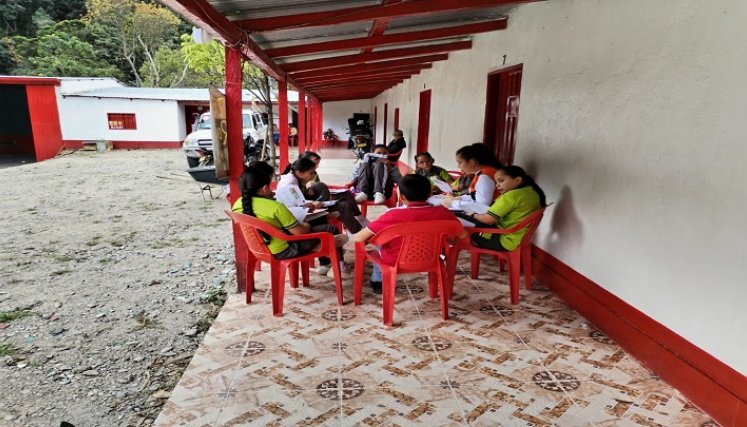 Los papás de los escolares se niegan a que los niños reciban sus clases de manera virtual, dado que no todos cuentan con internet./ Foto Cortesía