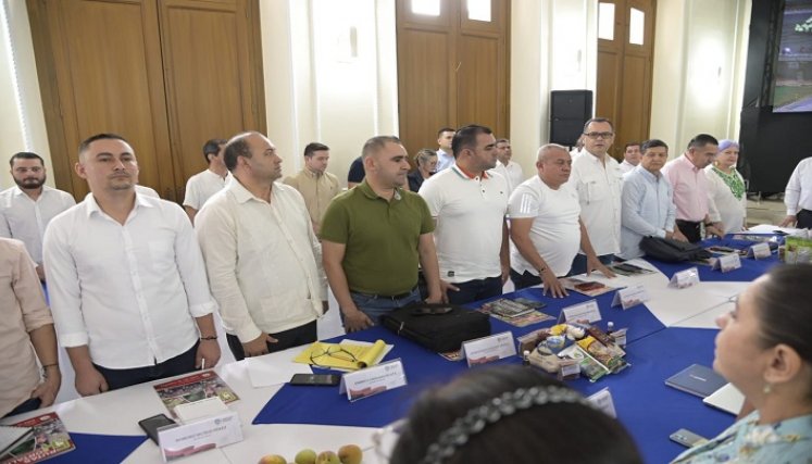 El encuentro organizado por la Gobernación de Norte de Santander contó con la participación de los alcaldes de la región y diversos representantes gremiales. / Foto: Cortesía / La Opinión