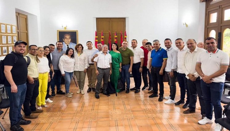 El encuentro organizado por la Gobernación de Norte de Santander contó con la participación de los alcaldes de la región y diversos representantes gremiales. / Foto: Cortesía / La Opinión