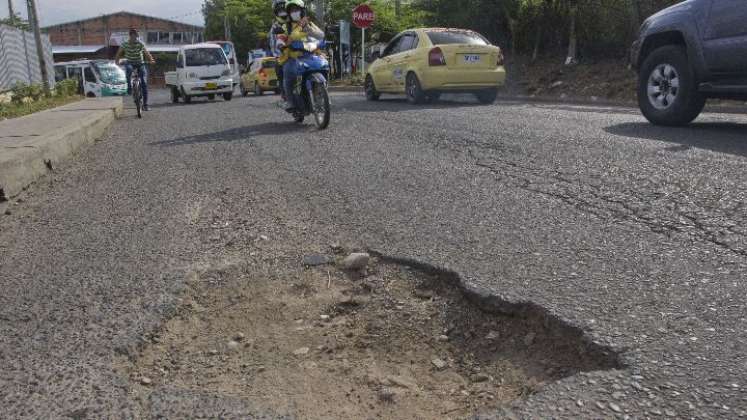 La avenida 1 entre calles 0 y Calle 3 del barrio Aeropuerto se encuentra en pésimo estado.