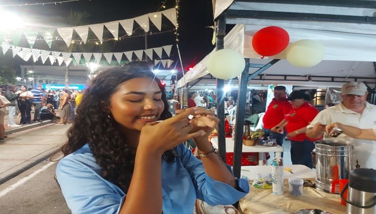 La feria se desarrolla en el parque principal y cuenta con la participación de 63 emprendedores de la región./ Fotos: Cortesía / La Opinión