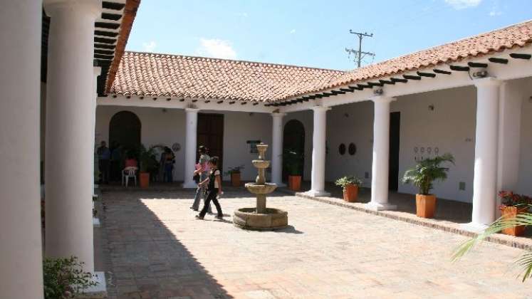 Los túneles en las casas eran utilizados para resguardarse de las guerras y compartir con amigos. Foto / Archivo