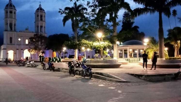 Vista nocturna del Parque principal de Teorama/Foto Cortesía