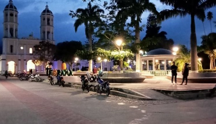 Vista nocturna del Parque principal de Teorama/Foto Cortesía
