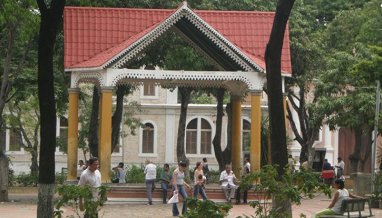 Empresarios: Roberto Moreno