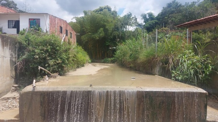 Reclaman arreglos urgentes, pues en los recibos de agua también deben pagar alcantarillado./ Foto: Cortesía / La Opinión