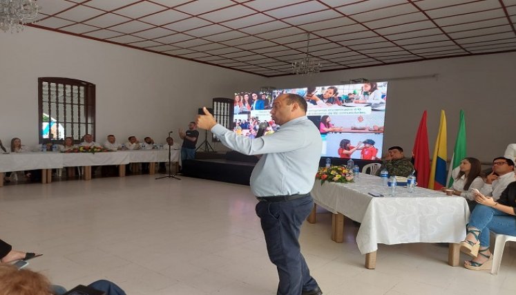 En los primeros cien días de su mandato el alcalde Emiro Cañizares Plata se la ha pasado haciendo ajustes para superar la crisis financiera./ Foto: Javier Sarabia/La Opinión