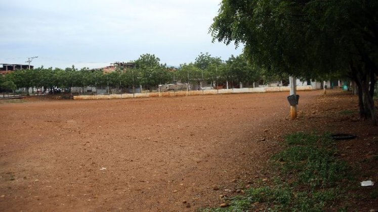 Hoy, el escenario deportivo está en abandono./ Foto: Carlos Ramírez. 