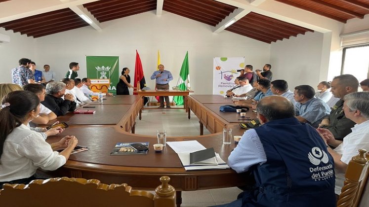 El defensor del Pueblo, Carlos Camargo Assis recorrió el centro de detención transitoria de Ocaña y evidenció el hacinamiento./ Foto Cortesía