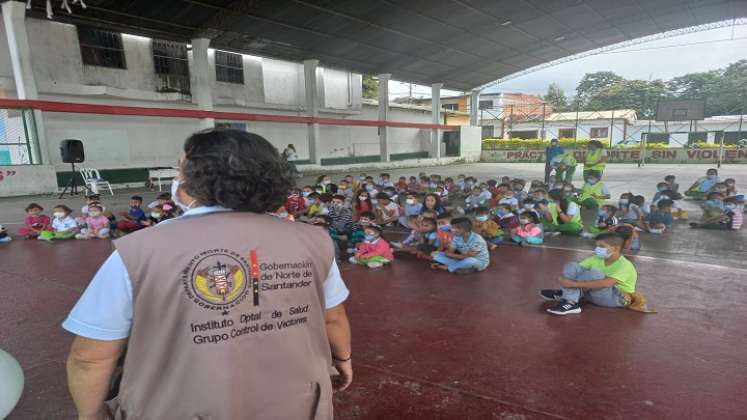 Ante la proliferación del mosquito se adelantan campañas para erradicar los criaderos en Ocaña./ Foto: cortesía