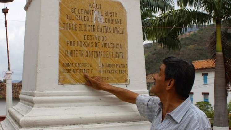 Veteranos relatan episodios dolorosos por la violencia bipartidista en Colombia.