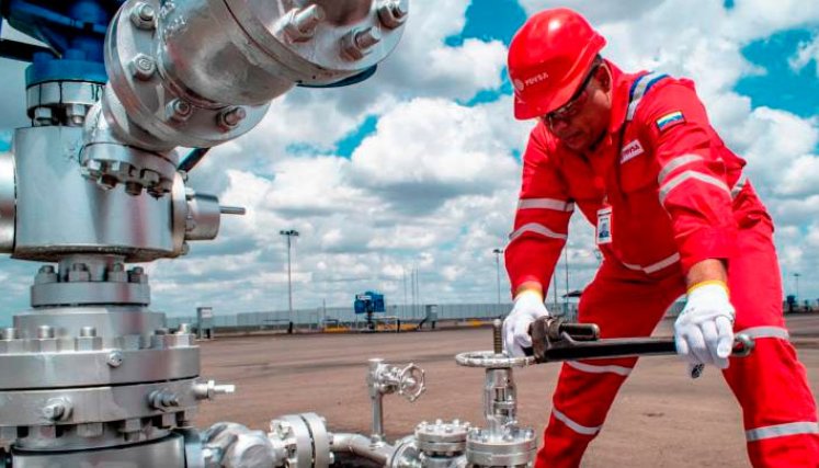 El gobierno de Nicolás Maduro tiene un plan para suministrar gas a Colombia. 