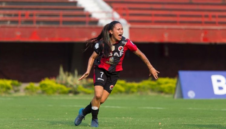 Johana Parada, durante la temporada 2023, jugó con Melgar, equipo del fútbol peruano. / Fotos cortesía