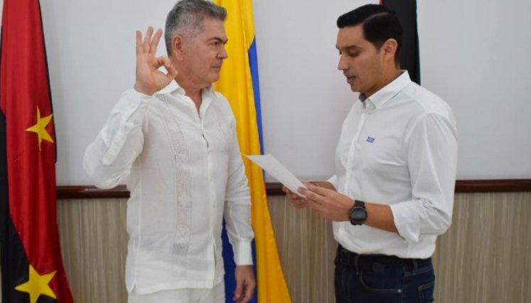 Javier Prieto asumió las riendas de Imsalud en ceremonia que presidió el alcalde encargado, Miguel Castellanos/Foto cortesía