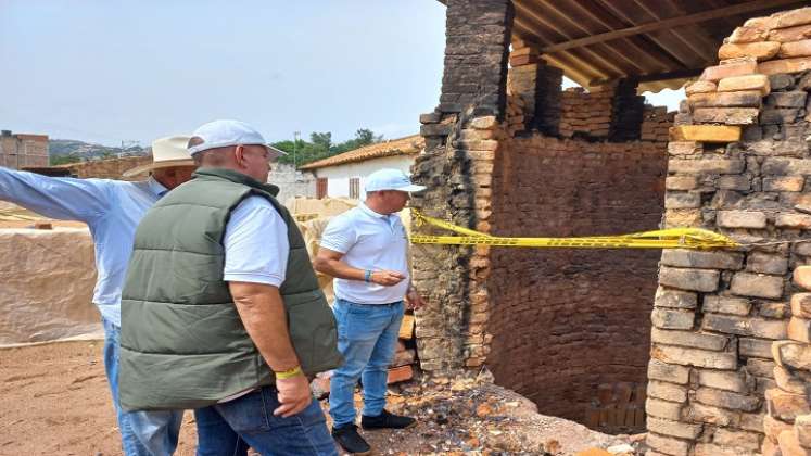 Al no cumplir con los requisitos técnicos fue cerrada una antigua ladrillera en Ocaña. /Foto: Cortesía