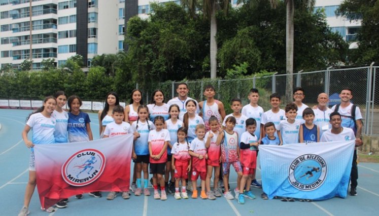 La delegación de atletismo se destacó en Bucaramanga.