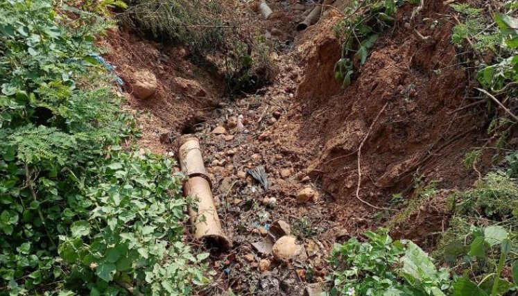 Cuando llueve, las calles de Las Delicias se llenan de barro, suciedad y aguas negras. / Foto: Cortesía. 