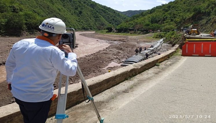 El Instituto Nacional de Vías explica las inversiones para superar la emergencia en El Tarrita.. /Foto: Cortesía