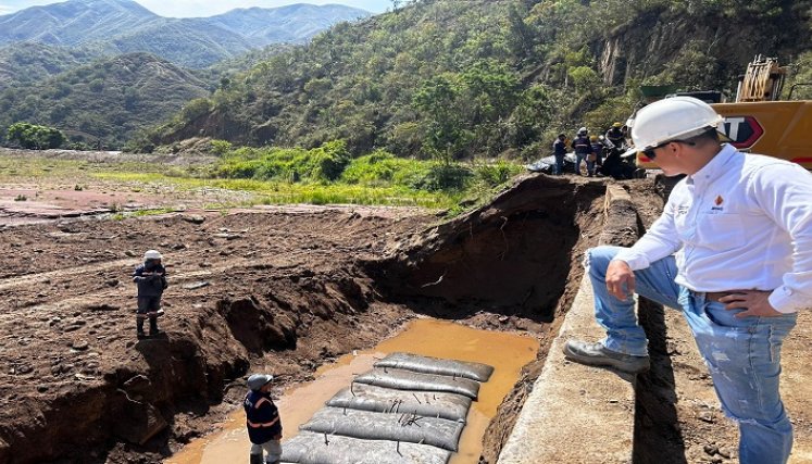 El Instituto Nacional de Vías explica las inversiones para superar la emergencia en El Tarrita.. /Foto: Cortesía
