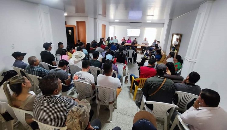 Transportadores de pasajeros y carga exigen soluciones concretas a la emergencia vial presentada en El Tarrita. / Foto cortesía