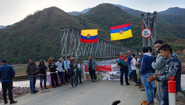Damnificados de El Tarrita bloquean la vía Cúcuta - Ocaña y exigen la presencia del gobierno 