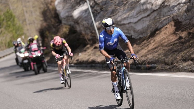 El ciclista boyacense  Nairo Quintana se fracturó la mano derecha. 