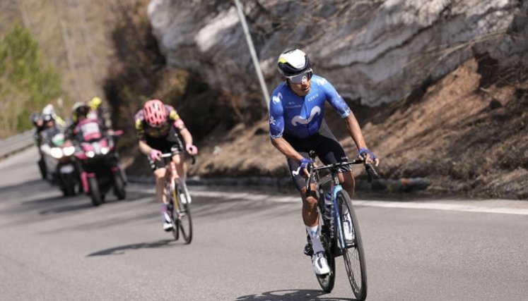 El ciclista boyacense  Nairo Quintana se fracturó la mano derecha. 