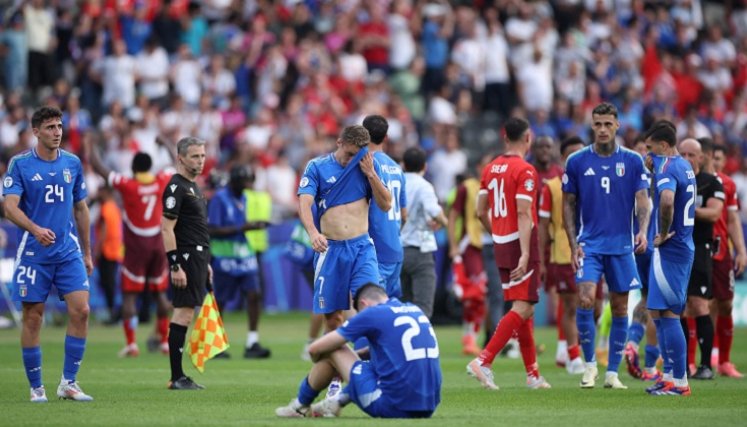La campeona europea, Italia llora su eliminación de la Euro 2024.