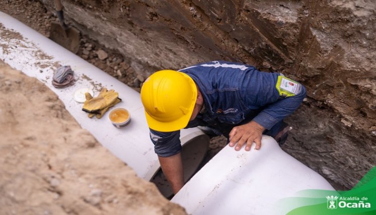 La Empresa de Servicios Públicos de Ocaña avanza en la reposición de tuberías en fibra de vidrio para garantizar el suministro de agua potable./ Foto: Cortesía