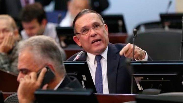 Efraín Cepeda presidirá el Senado
