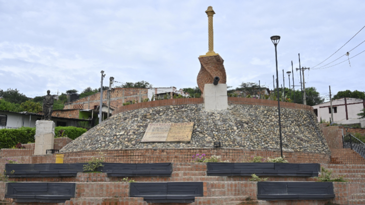 El monumento de la Columna de Bolívar se encuentra en abandono. / Foto: Archivo