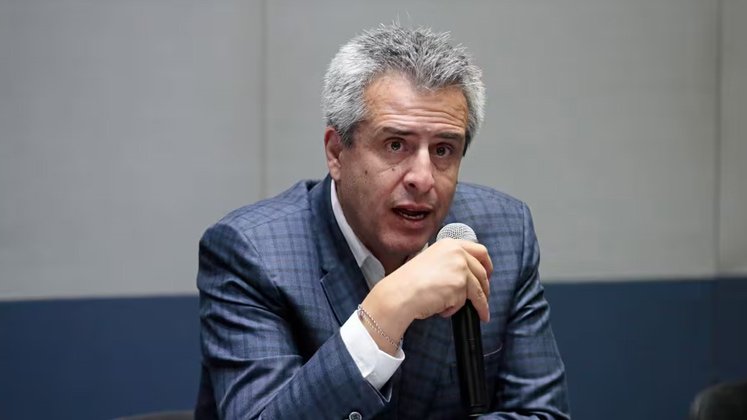  Luis Fernando Velasco del Ministerio del Interior.