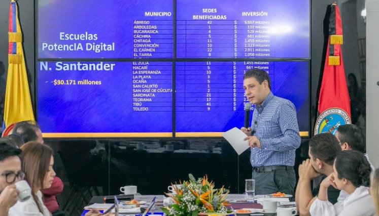 El ministro TIC se reunió con alcaldes de la región, el gobernador William Villamizar y diferentes dirigentes políticos, para presentar los proyectos que beneficiarán al departamento.